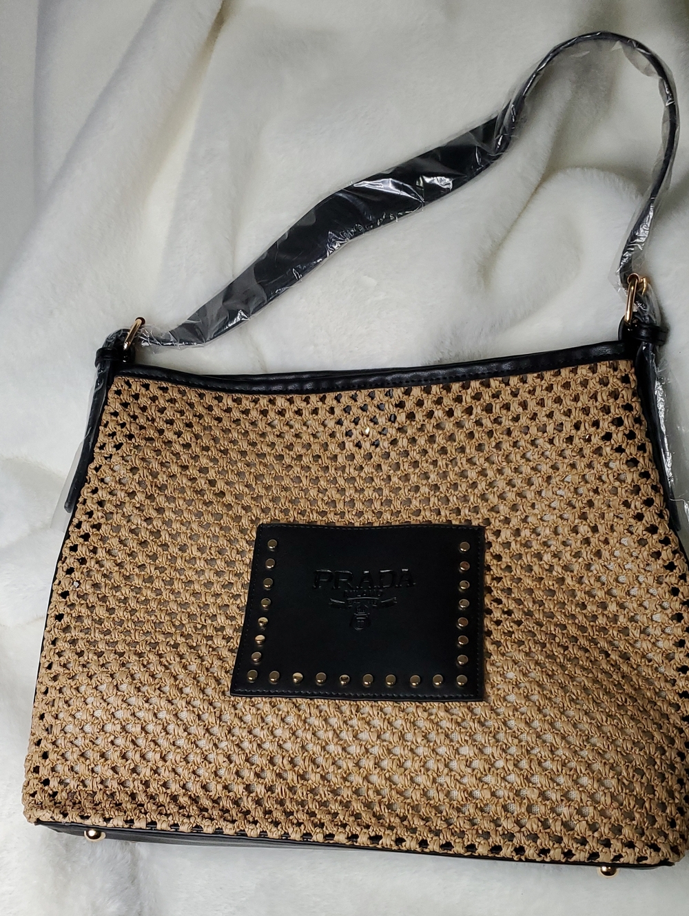 Beach Bag PRA *Woven Straw Shoulder Bag in Tan and Black